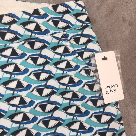 Crown & Ivy Women's 24W Regular Printed Shorts - Blue & White Umbrella Pattern - Picture 4 of 11